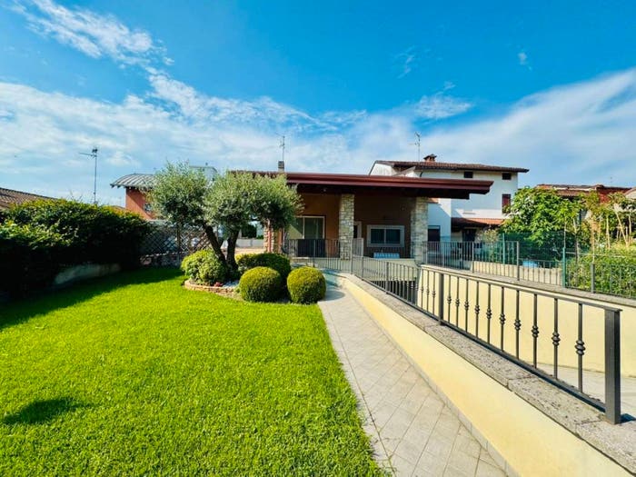 Casa quadrilocale in vendita in Ghedi