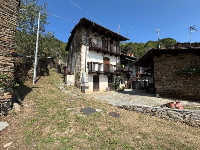 Appartamento trilocale in vendita in Frazione San Lorenzo Pratoguglielmo, Paesana