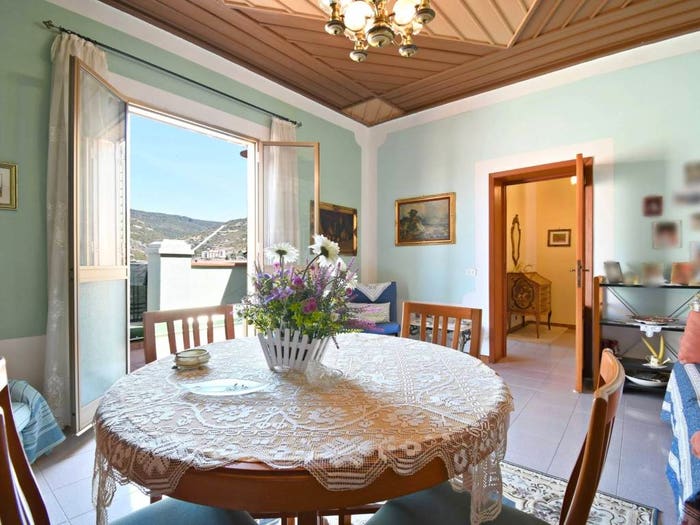 Casa con 6 locali in vendita in Piazza del Carmine, Centro, Bosa