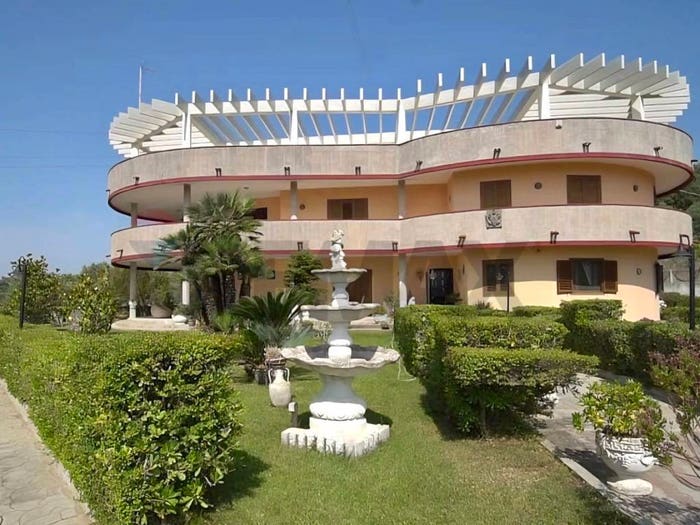 Casa con 6 locali in vendita in Zona Capo Rizzuto Apriglianello Papanice, Crotone