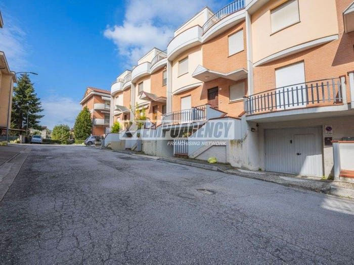 Casa quadrilocale in vendita in Via Grazie, Centro, Corridonia