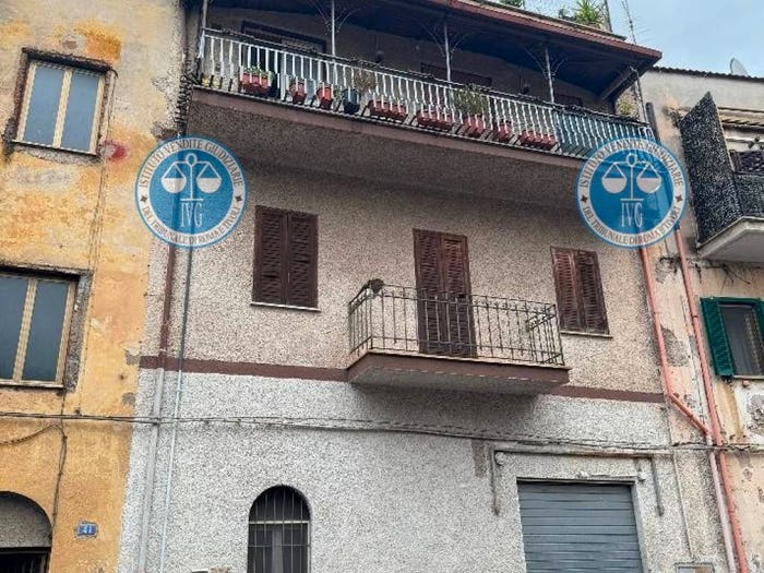 Appartamento con 6 locali in vendita in Corso Vittorio Emanuele, Centro, Marcellina