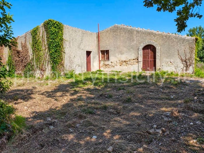 Casa quadrilocale in vendita in Contrada Saraceni, Noto