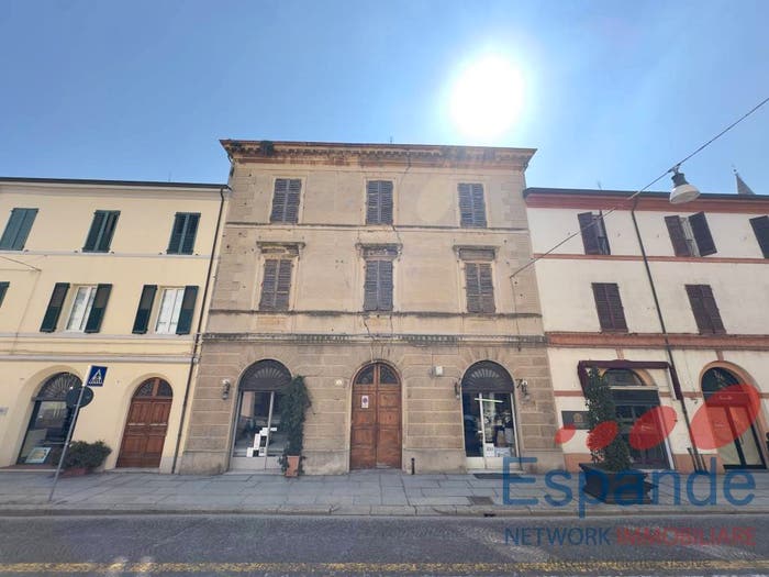 Casa con 6 locali in vendita in Corso Giuseppe Mazzini, Centro Storico, Forlì