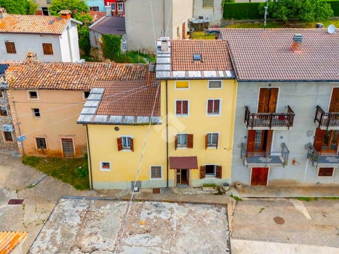 Casa quadrilocale in vendita in Contrada Praole, Praole, Cerro Veronese