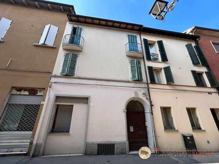 Appartamento trilocale in vendita in Via Sassi, Centro Storico, Imola