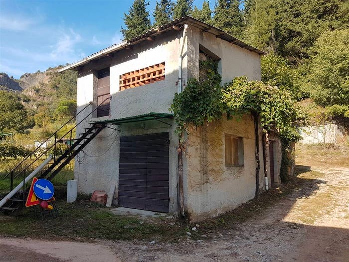 Casa quadrilocale in vendita in Camaiore Paese, Camaiore