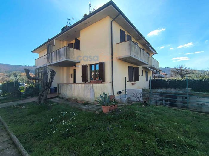 Casa quadrilocale in vendita in Magione