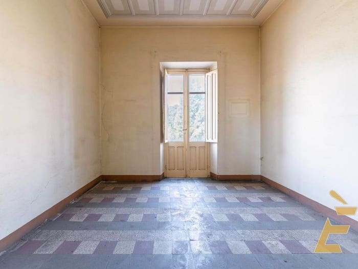 Appartamento con 5 locali in vendita in Piazza Garibaldi, San Benedetto, Cagliari