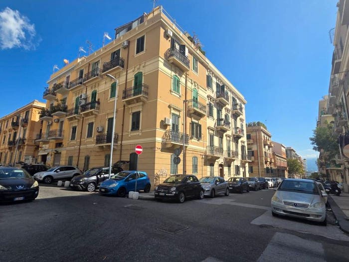 Appartamento bilocale in vendita in Via Nina da Messina, Garibaldi, Messina