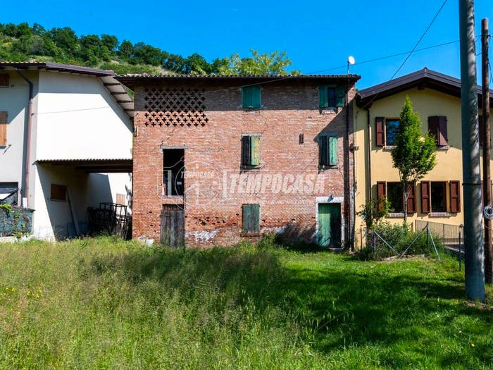 Casa quadrilocale in vendita in Via Rio Faellano, Centro, Marano sul Panaro