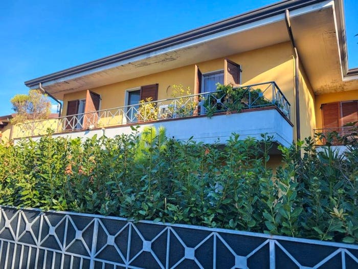 Casa con 6 locali in vendita in Via S Leonardo, Marina di Massa Centro, Massa
