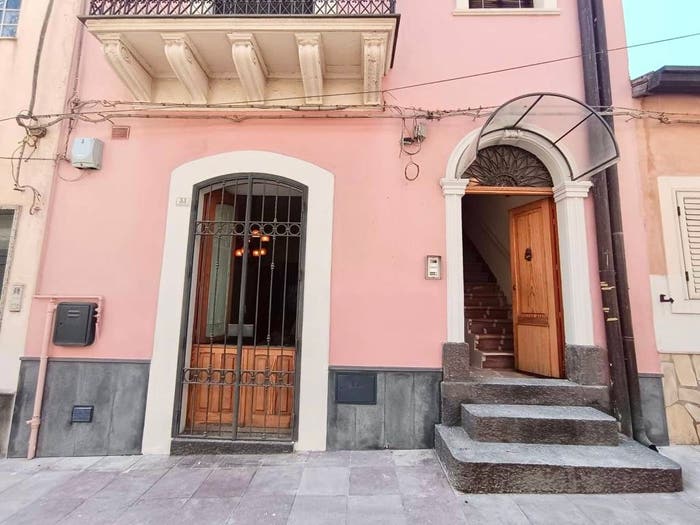 Casa con 6 locali in vendita in Via Principe Umberto, Catenanuova
