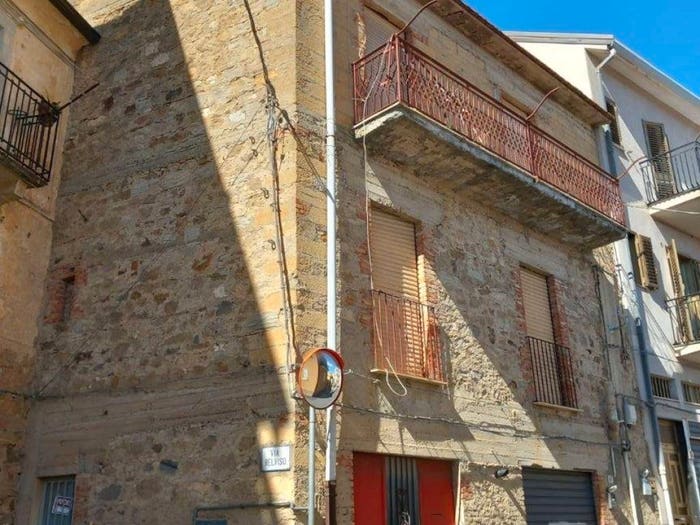 Casa con 5 locali in vendita in Via Belviso, Centro, Nicosia