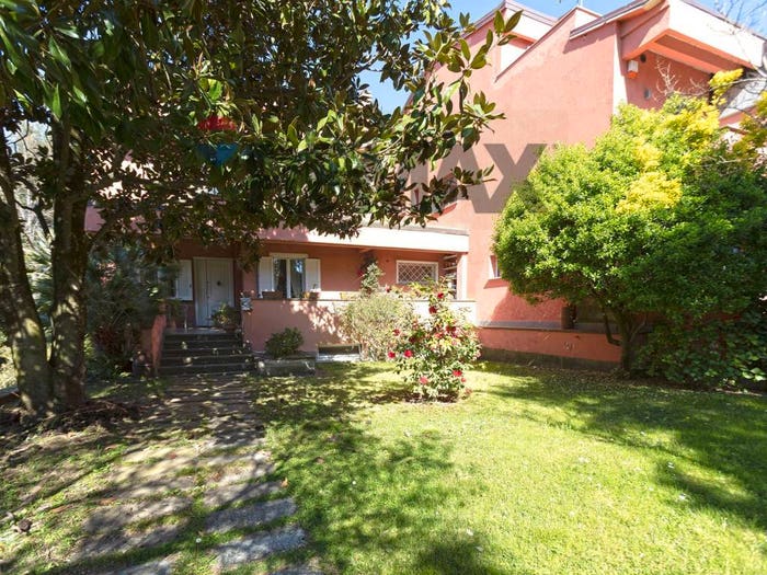 Casa con 6 locali in vendita in Via Po, Santa Lucia Paradiso, Viterbo