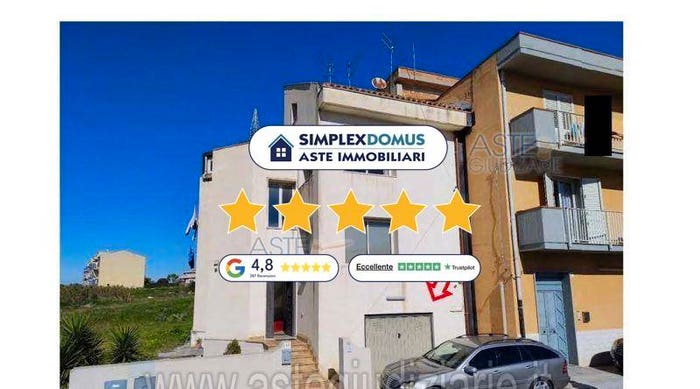 Appartamento con 6 locali in vendita in gandhi, Lentini