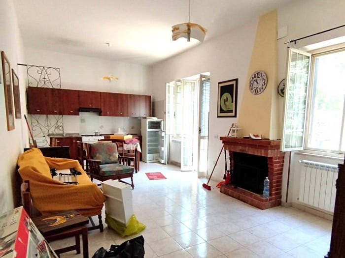 Appartamento quadrilocale in vendita in Via Novembre, Centro, Coreno Ausonio