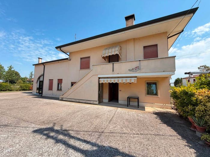 Casa quadrilocale in vendita in Via Sant'Eugenia, Centro, Pressana