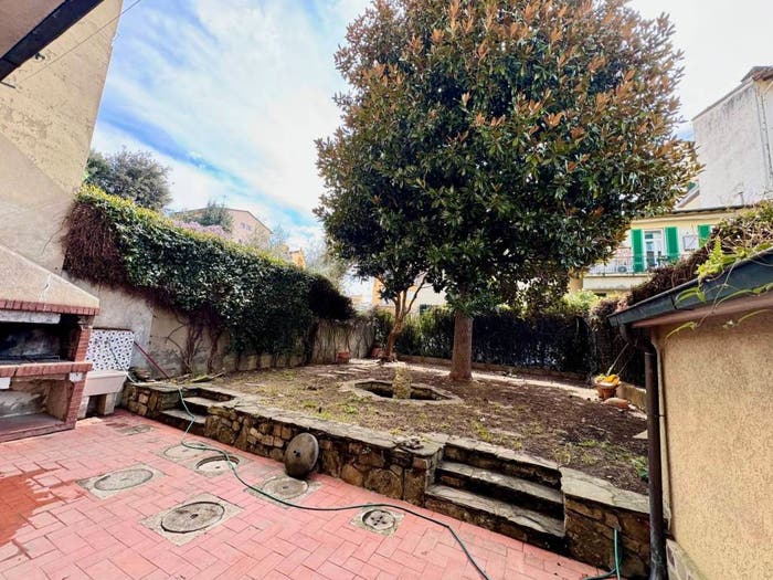 Appartamento quadrilocale in vendita in Viale Alessandro Volta, Campo di Marte, Firenze