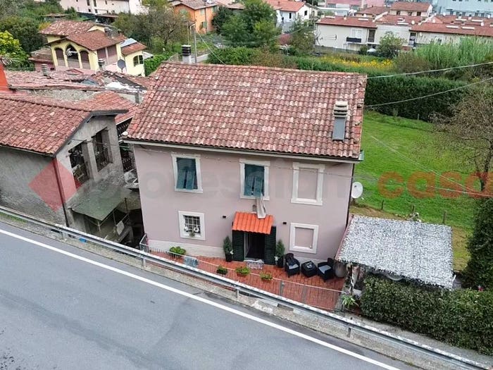 Casa con 6 locali in vendita in via lucca, Bolognana, Gallicano