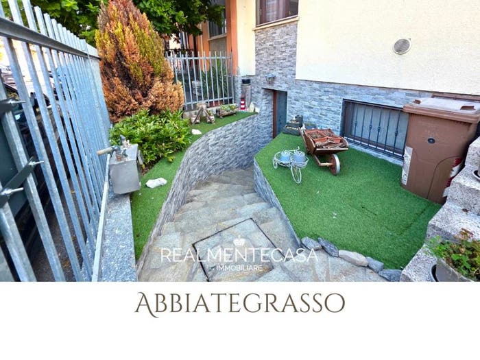 Casa trilocale in vendita in Via Galileo Galilei, Abbiategrasso