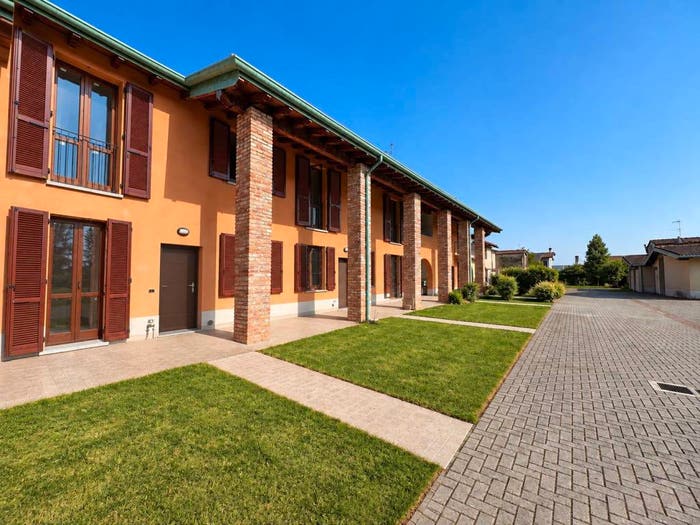 Casa con 5 locali in vendita in Via Trieste, Casalbuttano, Casalbuttano ed Uniti