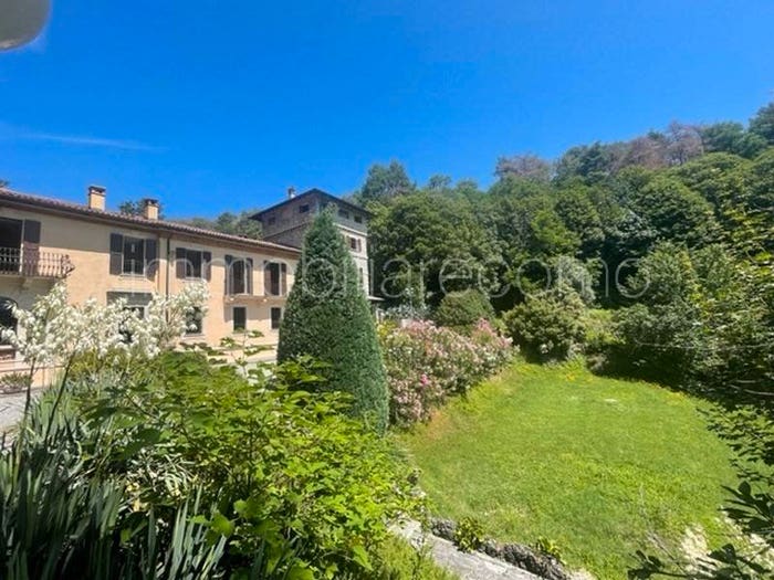 Casa con 6 locali in vendita in Cardano, Como