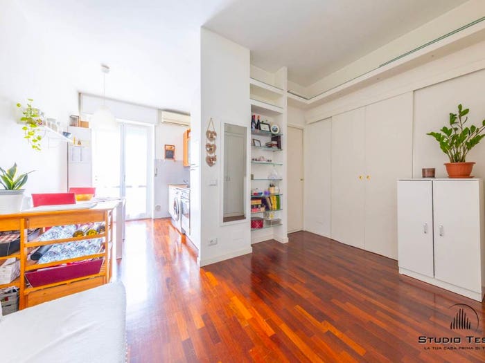 Appartamento bilocale in vendita in Via Lorenteggio, Giambellino, Milano