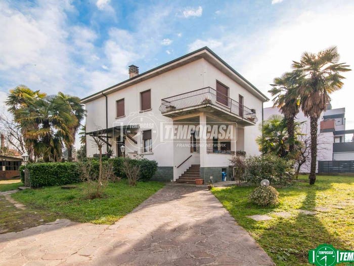 Casa con 5 locali in vendita in Via Gioacchino Rossini, Centro, Garbagnate Milanese