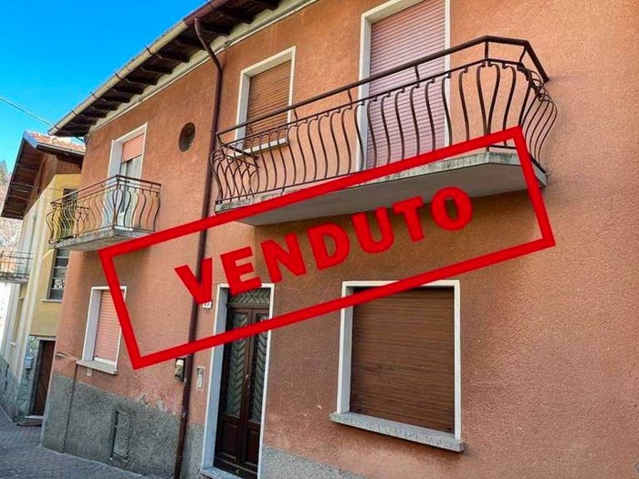 Casa quadrilocale in vendita in Via Milano, Magreglio