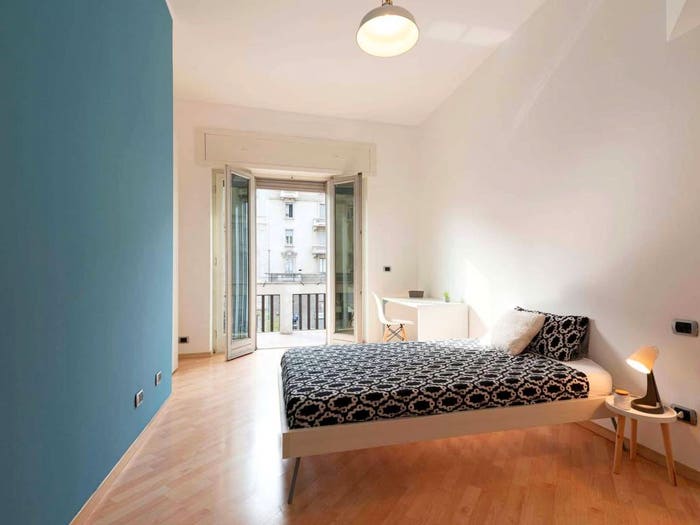 Appartamento con 5 locali in affitto in Via Andrea Costa, Pasteur, Milano