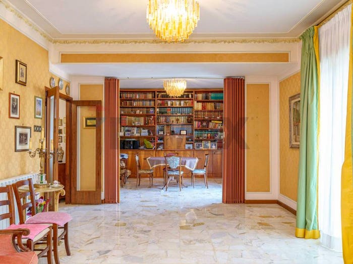 Appartamento con 6 locali in vendita in Via Garibaldi, Lentini
