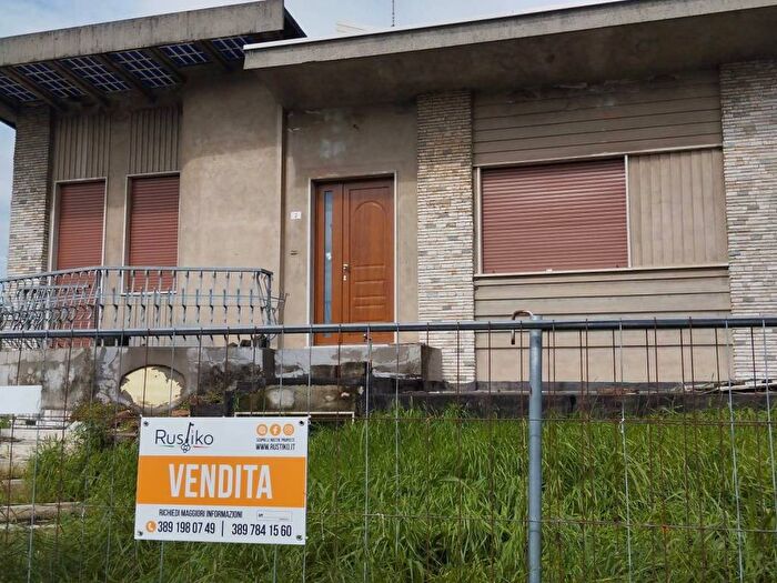 Casa con 6 locali in vendita in Centro, Quistello