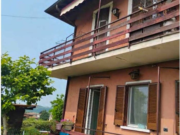 Casa quadrilocale in vendita in Vicolo Castello, Cocquio, CocquioTrevisago
