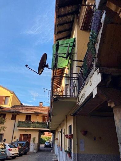 Appartamento quadrilocale in vendita in Via Giuseppe Garibaldi, Centro, Barzanò