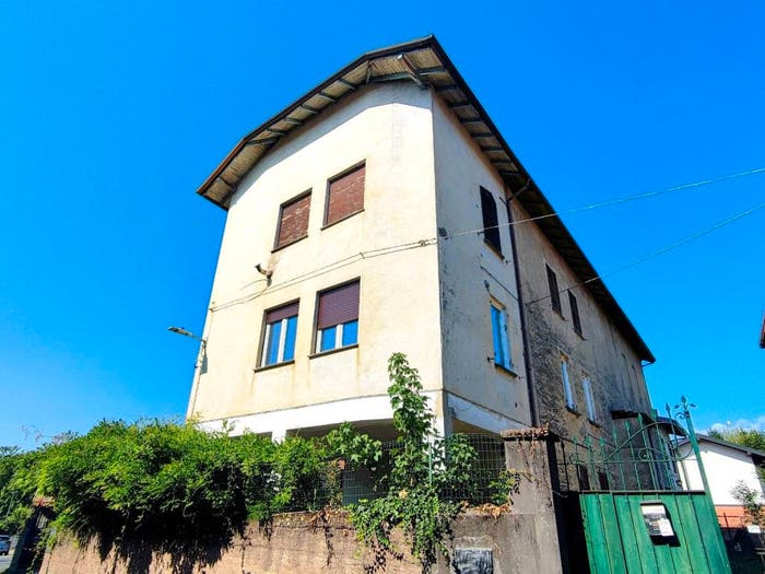 Appartamento trilocale in vendita in Via Dorina Bertona Bellosta, Centro, Invorio