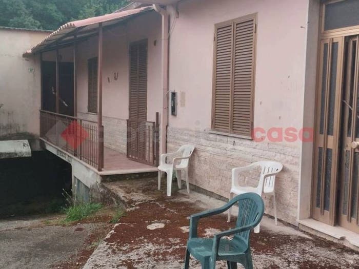 Casa con 5 locali in vendita in via cosenza, America Latina, Frosinone