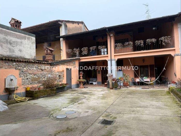 Casa quadrilocale in vendita in VIA VITTORIO EMANUELE, Centro, Covo