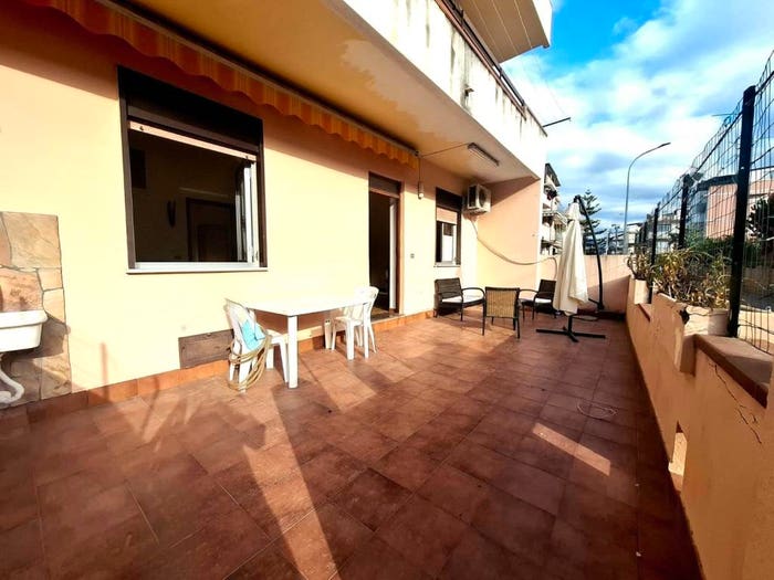 Appartamento trilocale in vendita in Via Stazione, Oliveri