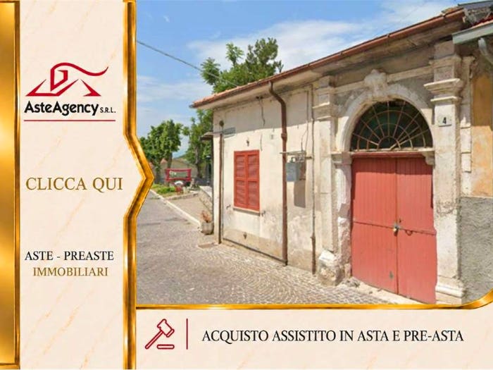 Appartamento trilocale in vendita in VIA UMBERTO I, Centro, Pescina