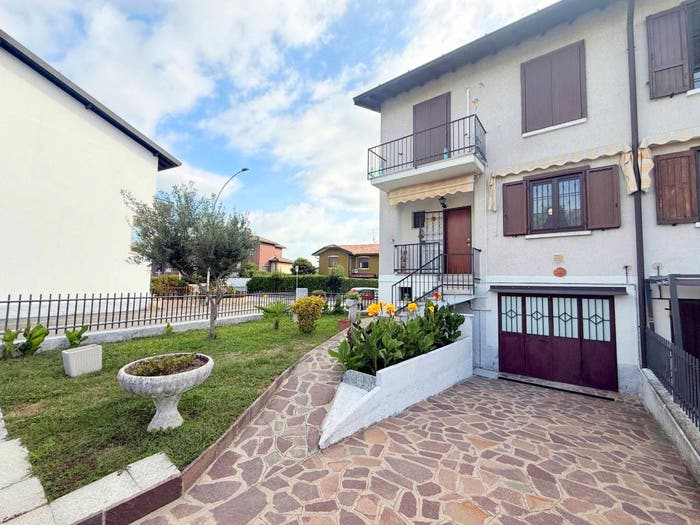 Casa con 5 locali in vendita in Via Maggio, Centro, Settala