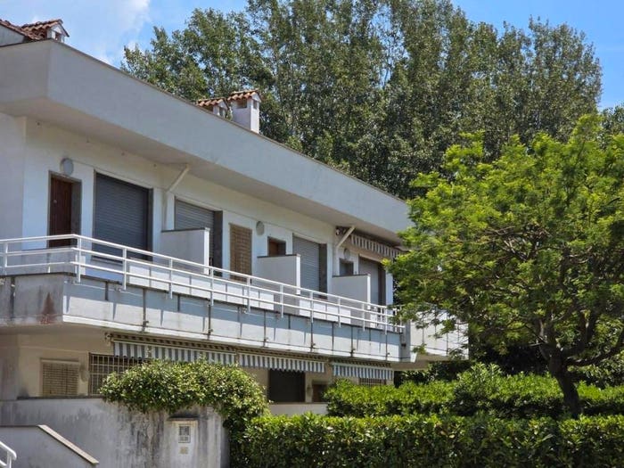 Appartamento trilocale in vendita in Via Vincenzo Bellini, Ronchi Poveromo, Massa