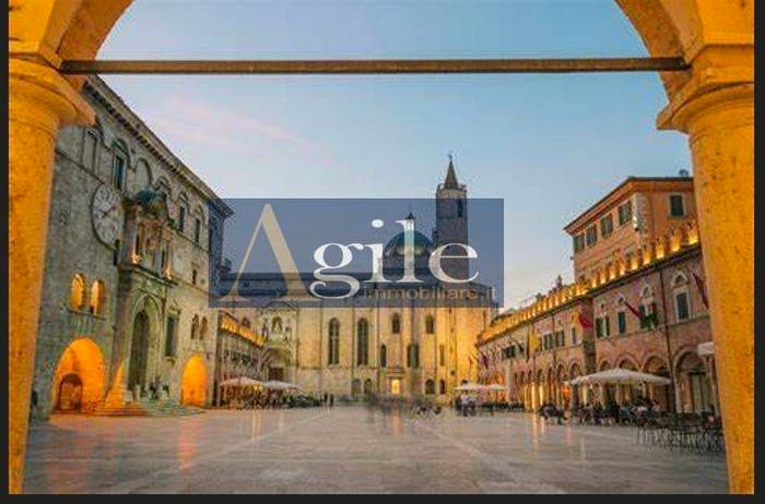 Appartamento con 5 locali in vendita in PIAZZA ROMA, Ascoli Piceno
