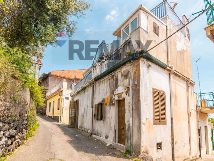 Casa trilocale in vendita in Via Santa Caterina, Santa Caterina Santa Maria delle Grazie Capomulini, Acireale
