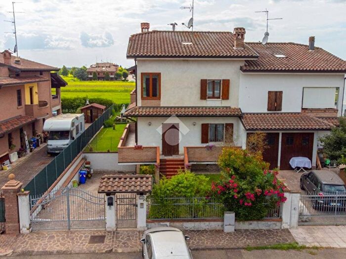 Casa quadrilocale in vendita in Via F Magellano, Sozzigalli, Soliera
