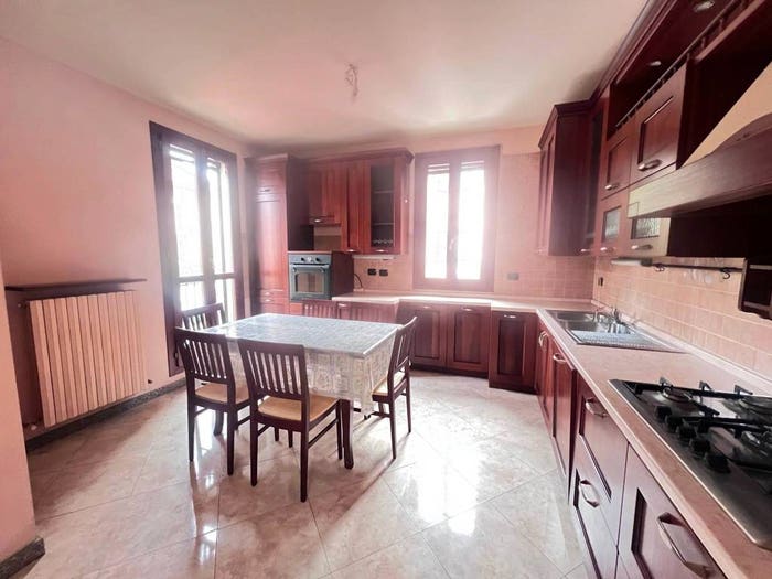 Appartamento quadrilocale in vendita in Via Ghiarone, Centro, Castelvetro di Modena