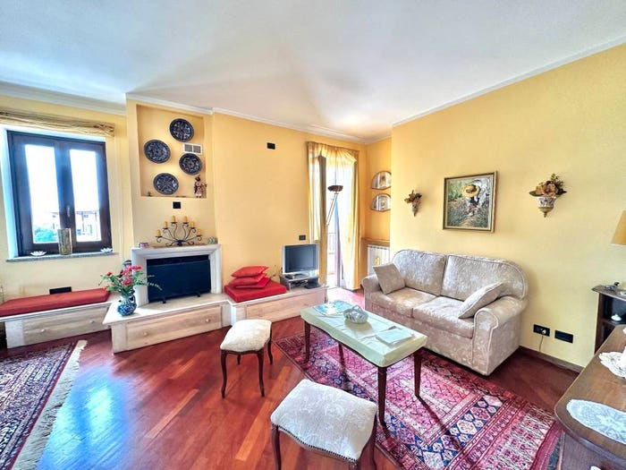 Appartamento trilocale in vendita in Largo Dottor Luigi Pasta, Centro, Borgo Ticino