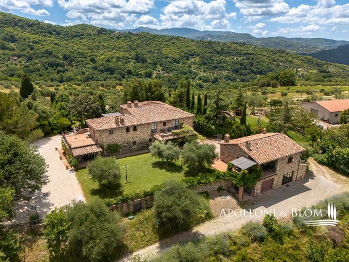 Casa con 6 locali in vendita in SP Seggiano GR, Centro, Seggiano