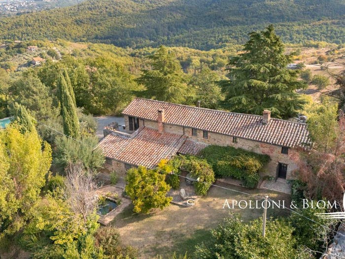 Casa con 6 locali in vendita in Loc Gaiche, Centro, Piegaro