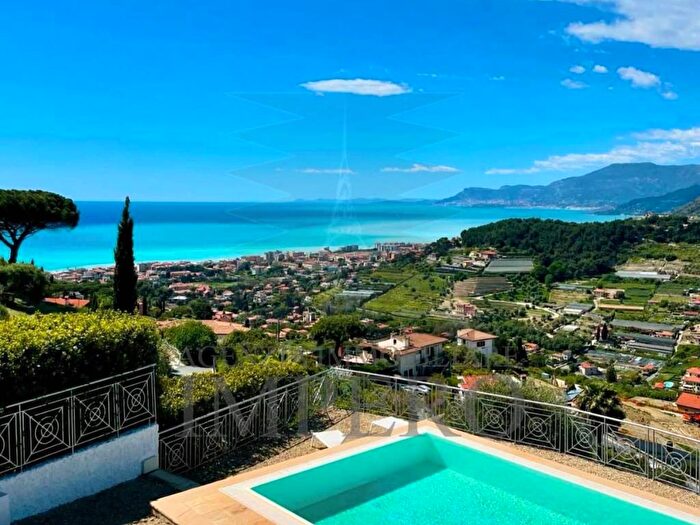 Casa con 6 locali in vendita in Via Iride, Zona Collinare, Bordighera